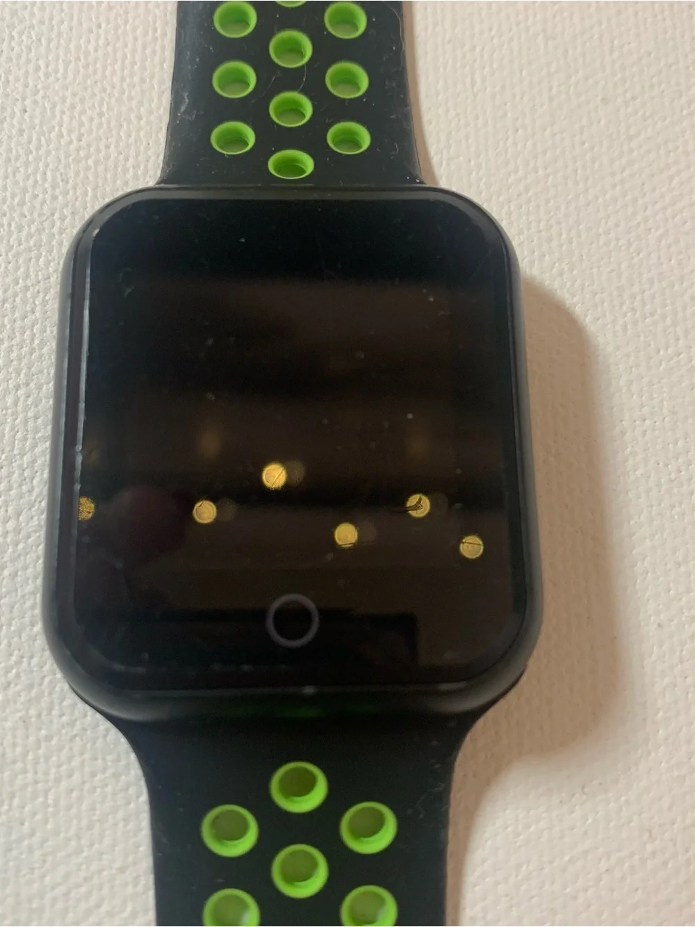 Smart watch equipped with a Black and Lime